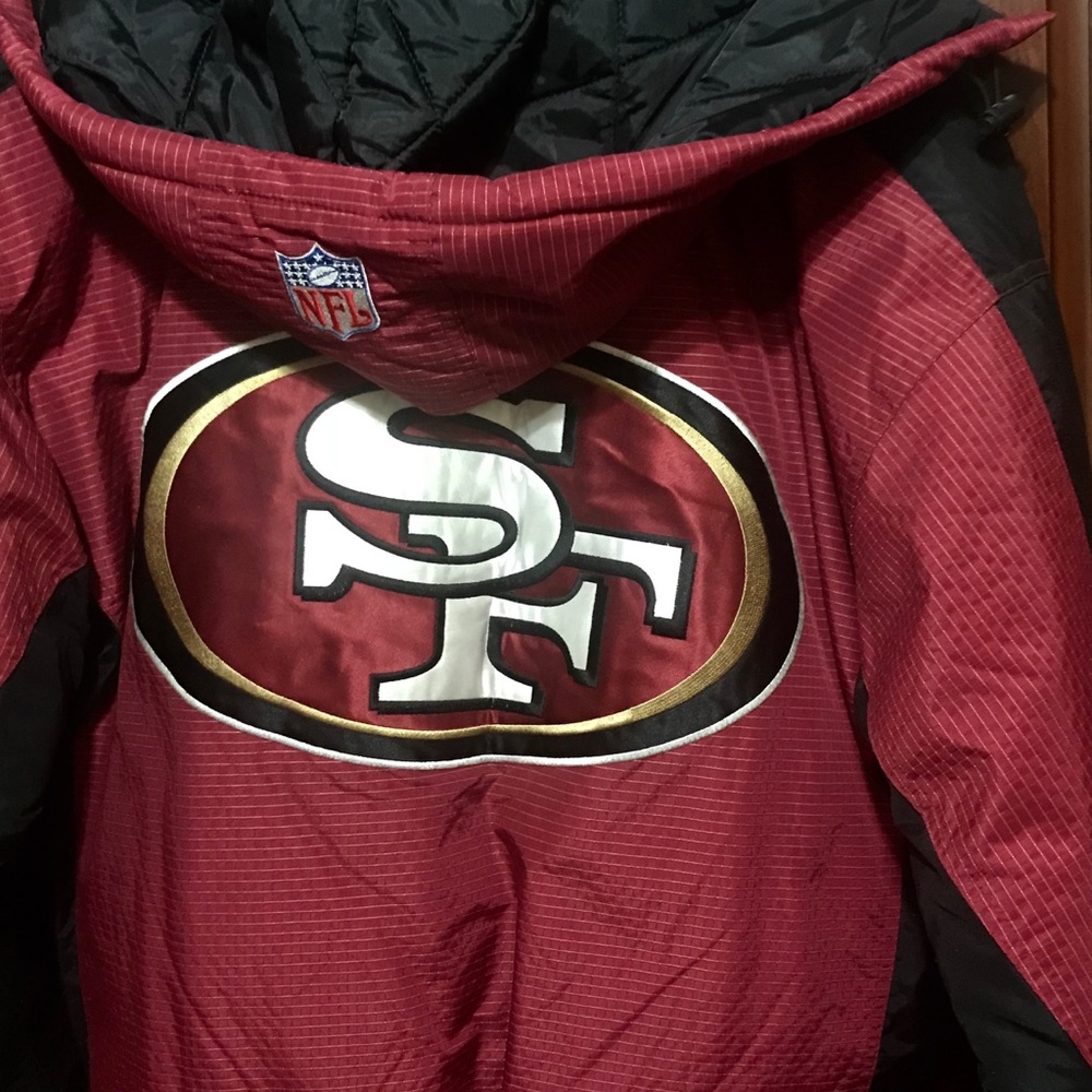 Men’s size Large Authentic Pro Line jacket
